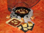 Yummee Yummee Witches Brew (Chili) with Cheddar 



Chees e Crackers