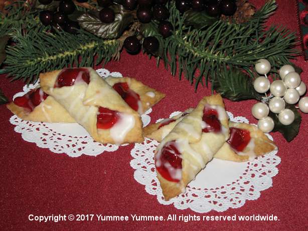 Kolache Cookies are pretty as a present.