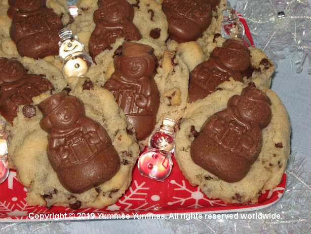 It's easy to build a snow pal with Snowman Cookies.